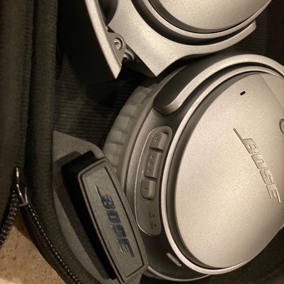 Bose quitecomfort Bluetooth Headphones - Picture 5 of 6